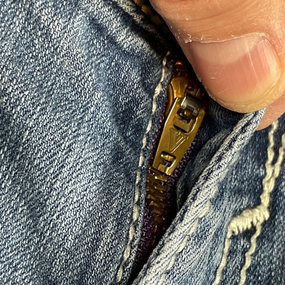 Vigoss Fit Bootcut Blue Medium Wash Whiskered Denim Jeans Womens Size 5/6 - Picture 5 of 12